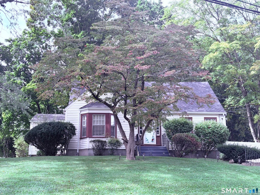 Photo of 6 Paradise Avenue, Hamden, CT 06514 (MLS # 24208548)