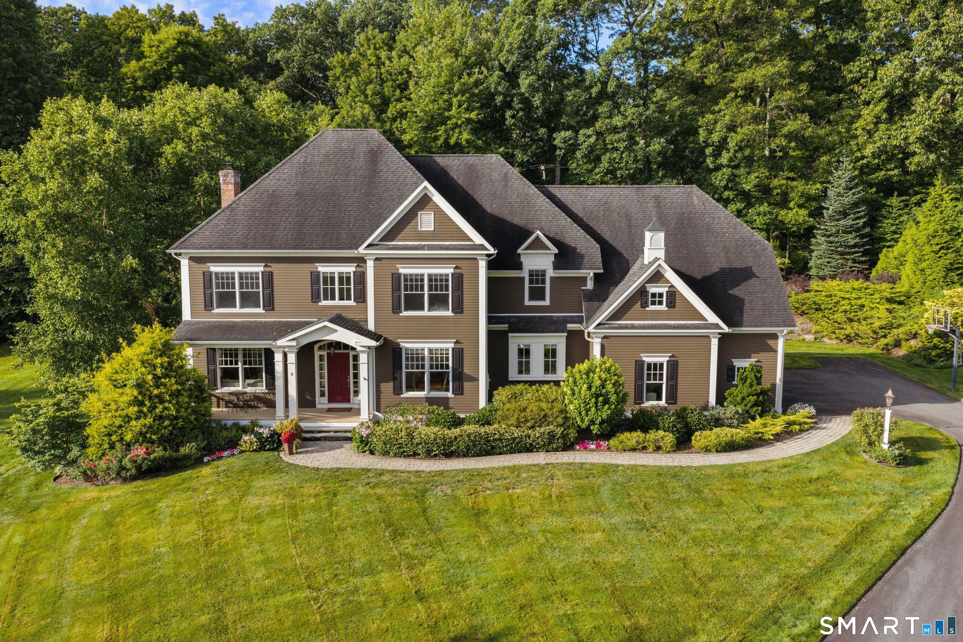 5 Champlains Drive