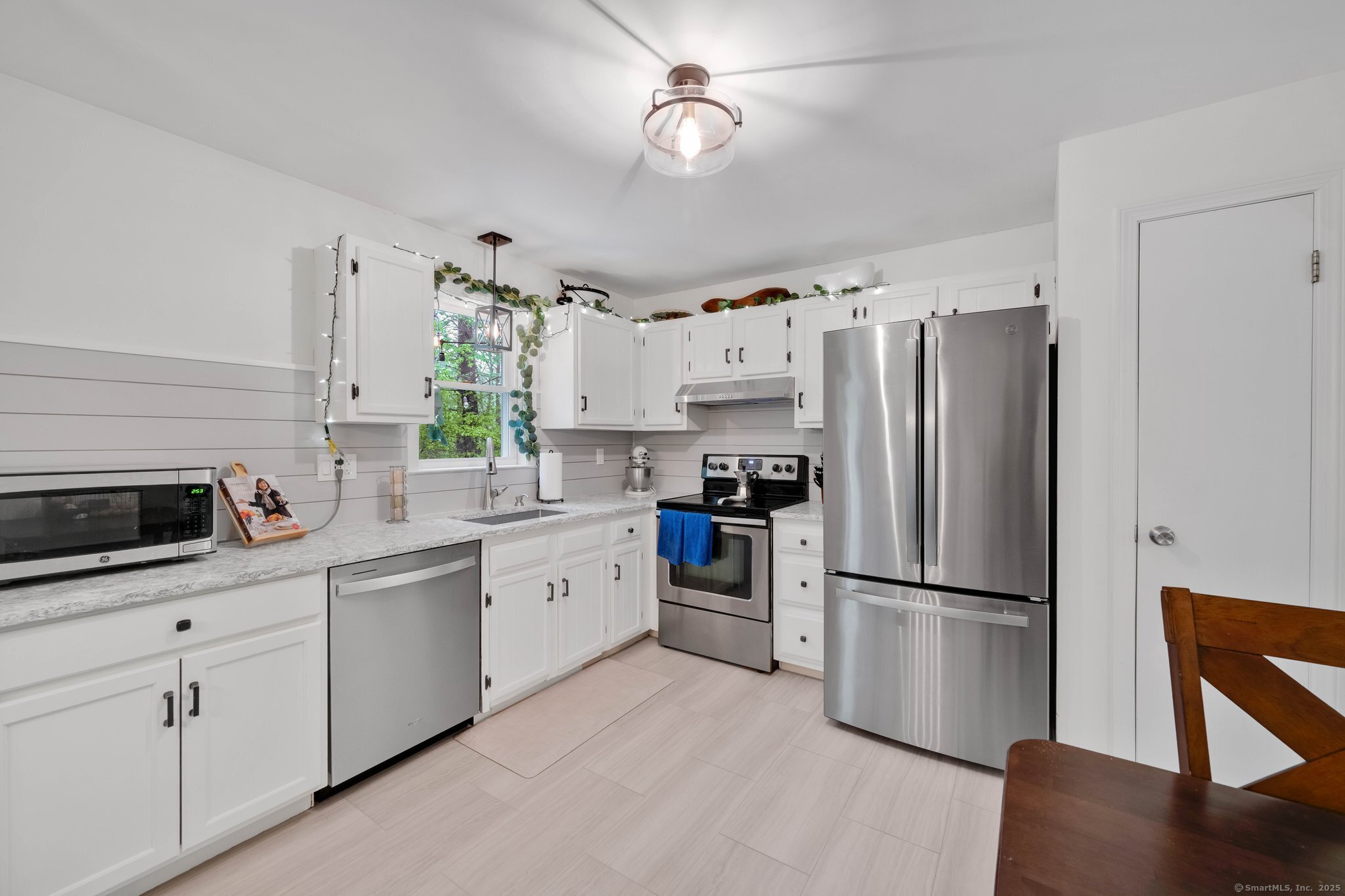 6 Butternut Drive, Farmington, Connecticut image 15