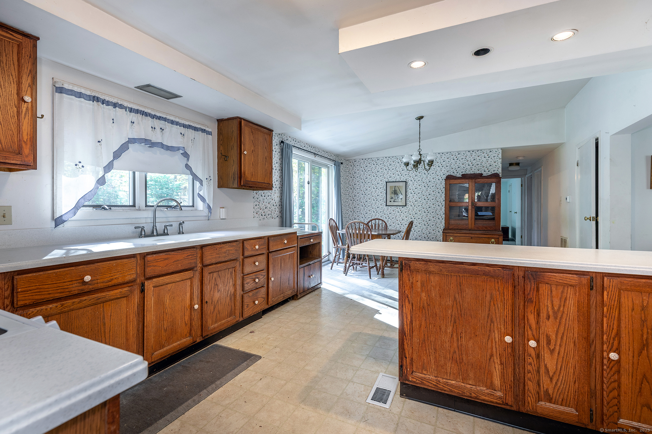 147 Litchfield Turnpike