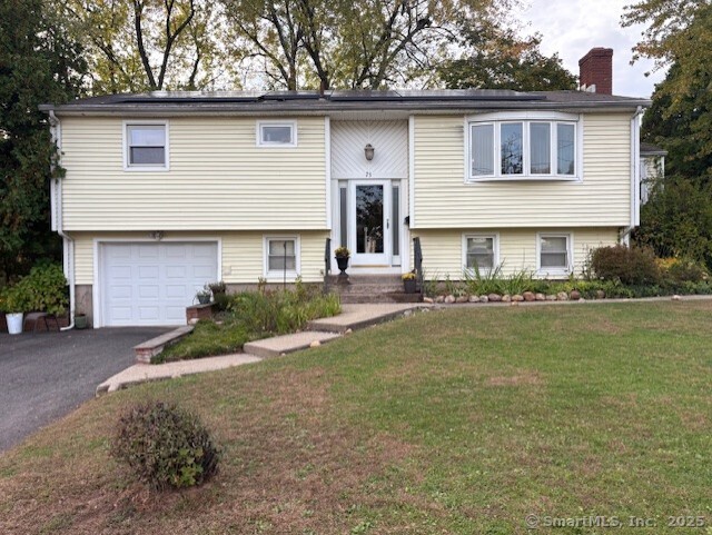 Middletown, Connecticut 06457, United States, 3 Bedrooms Bedrooms, ,2 BathroomsBathrooms,Residential,Active,231007
