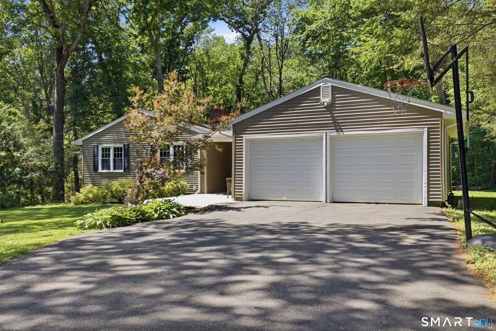 Photo of 41 Hemlock Trail, Trumbull, CT 06611 (MLS # 24182799)