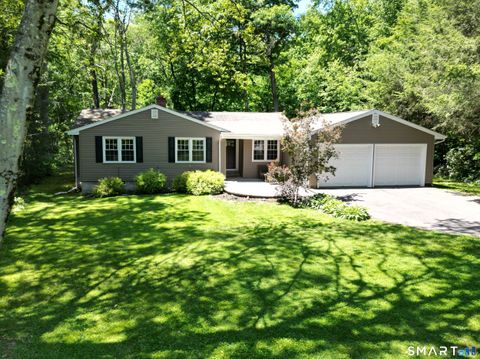 Homes For Sale - 41 Hemlock Trail<br/> Fairfield County, Trumbull, CT 06611