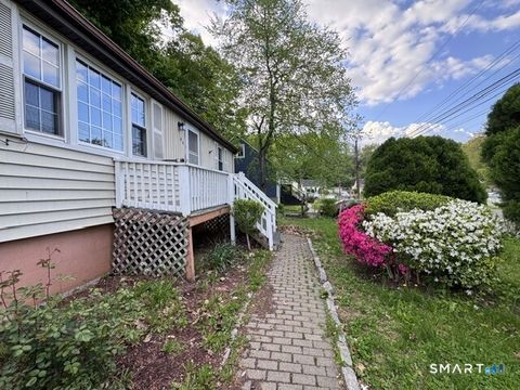 Photo of 44 Sunshine Circle, Bridgeport, CT 06606 (MLS # 24172970)