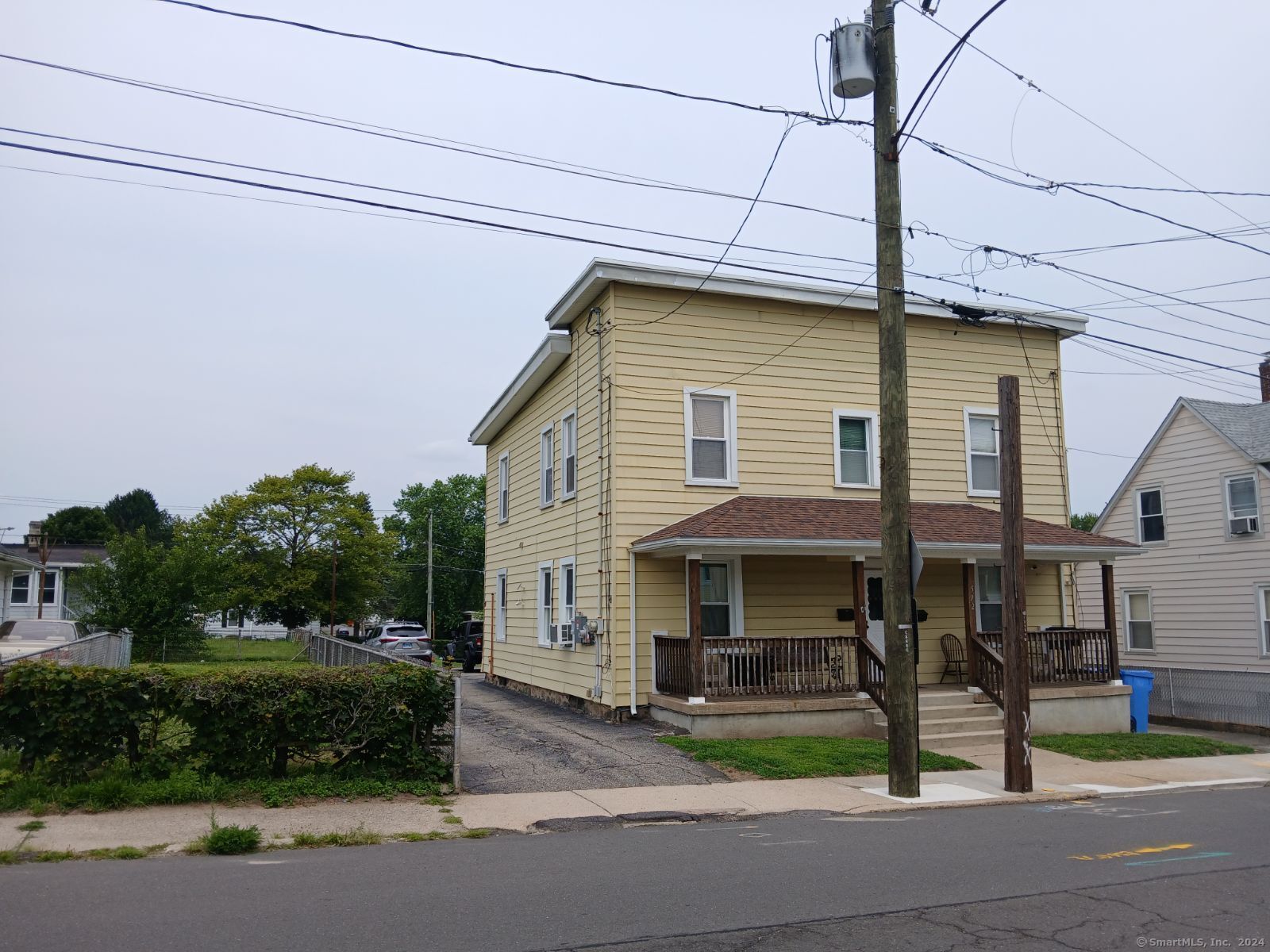 Property for Sale at 592 Congress Avenue, Waterbury, Connecticut - Bedrooms: 4 
Bathrooms: 2 
Rooms: 10  - $390,000