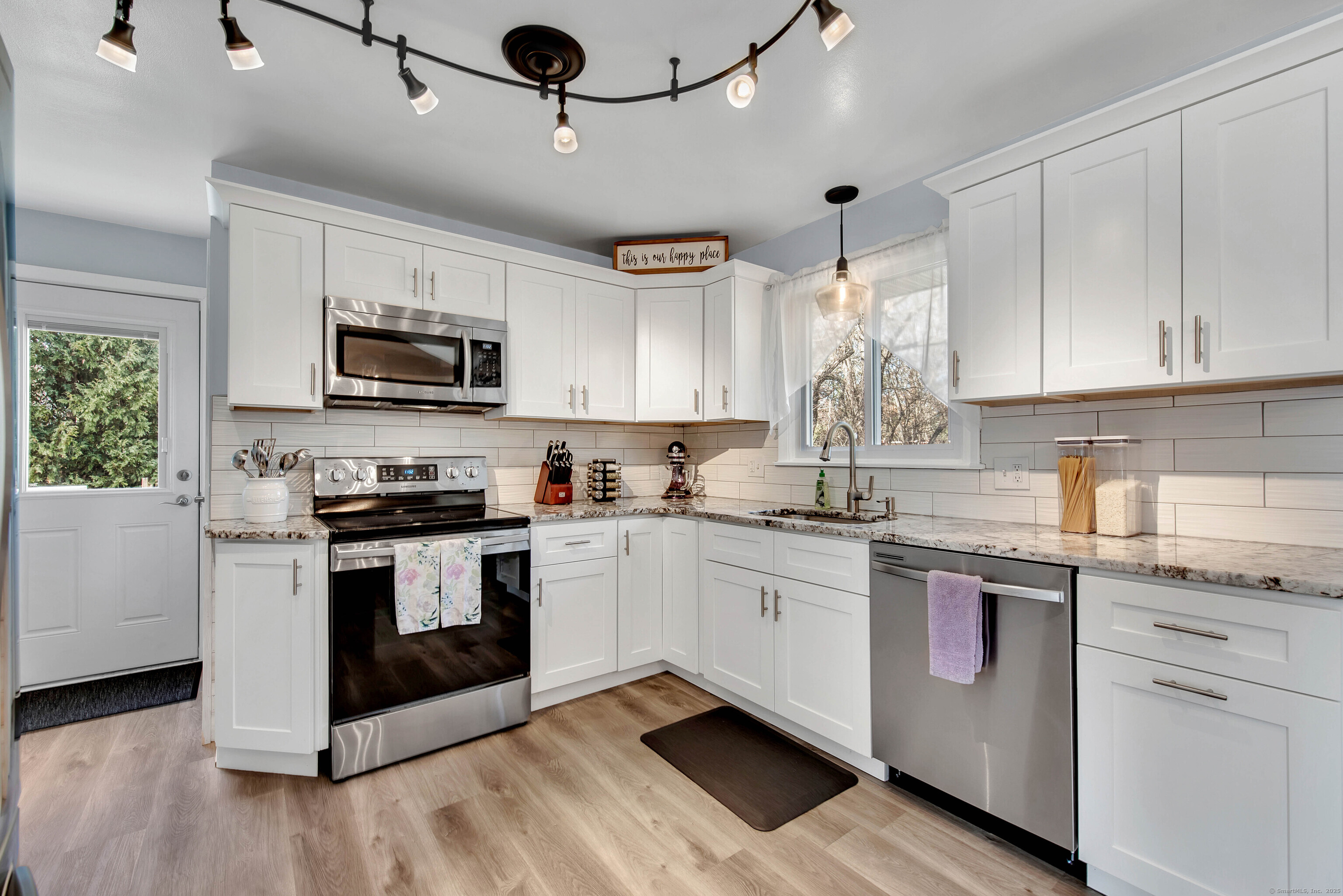 232 Beach Road, Wolcott, Connecticut image 8