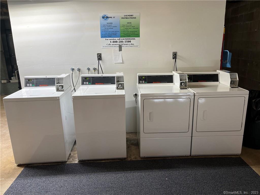 Newington, Connecticut 06111, United States, 2 Bedrooms Bedrooms, ,1 BathroomBathrooms,Residential,Active,221755