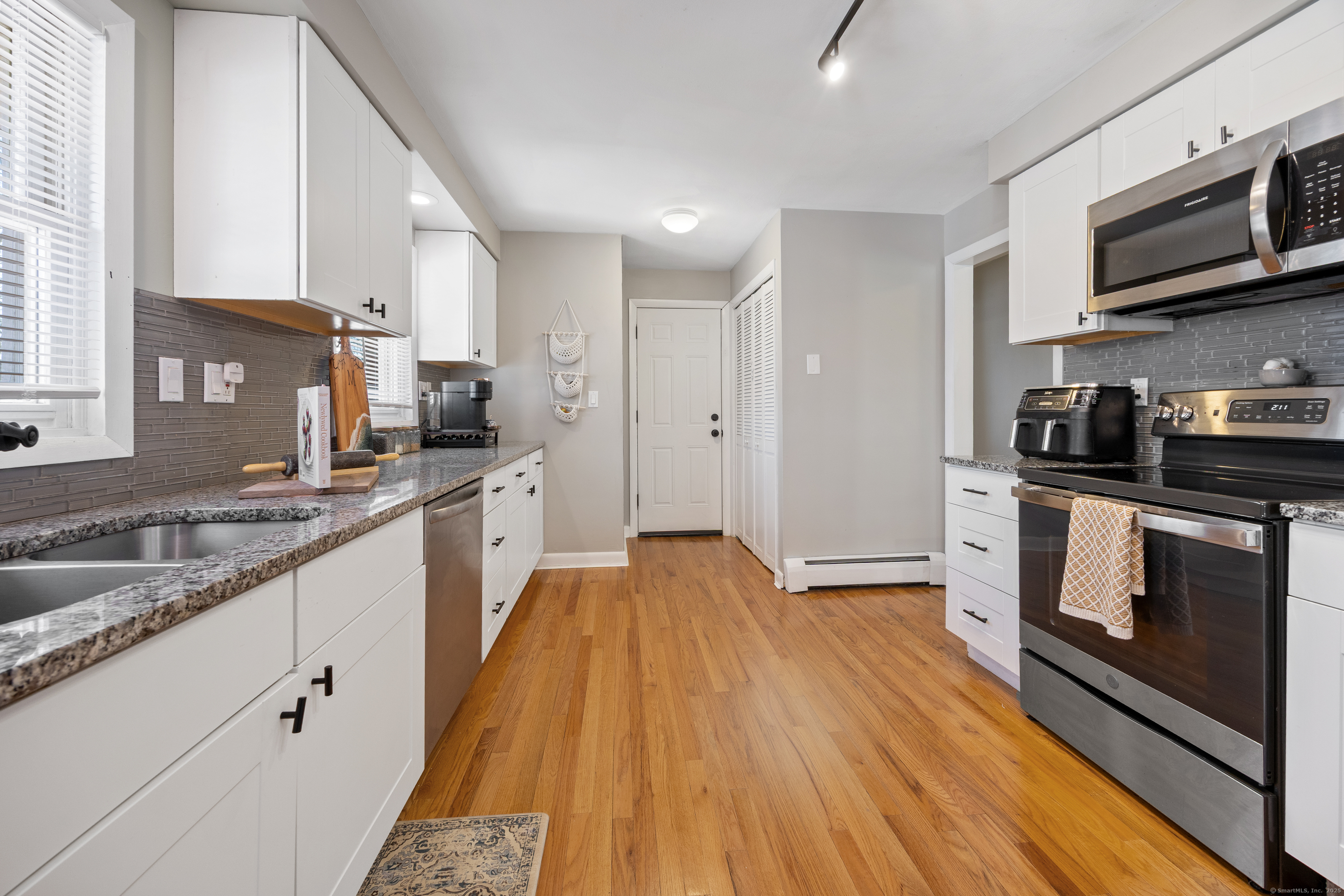 19 Mountain View Terrace, North Branford, Connecticut image 7