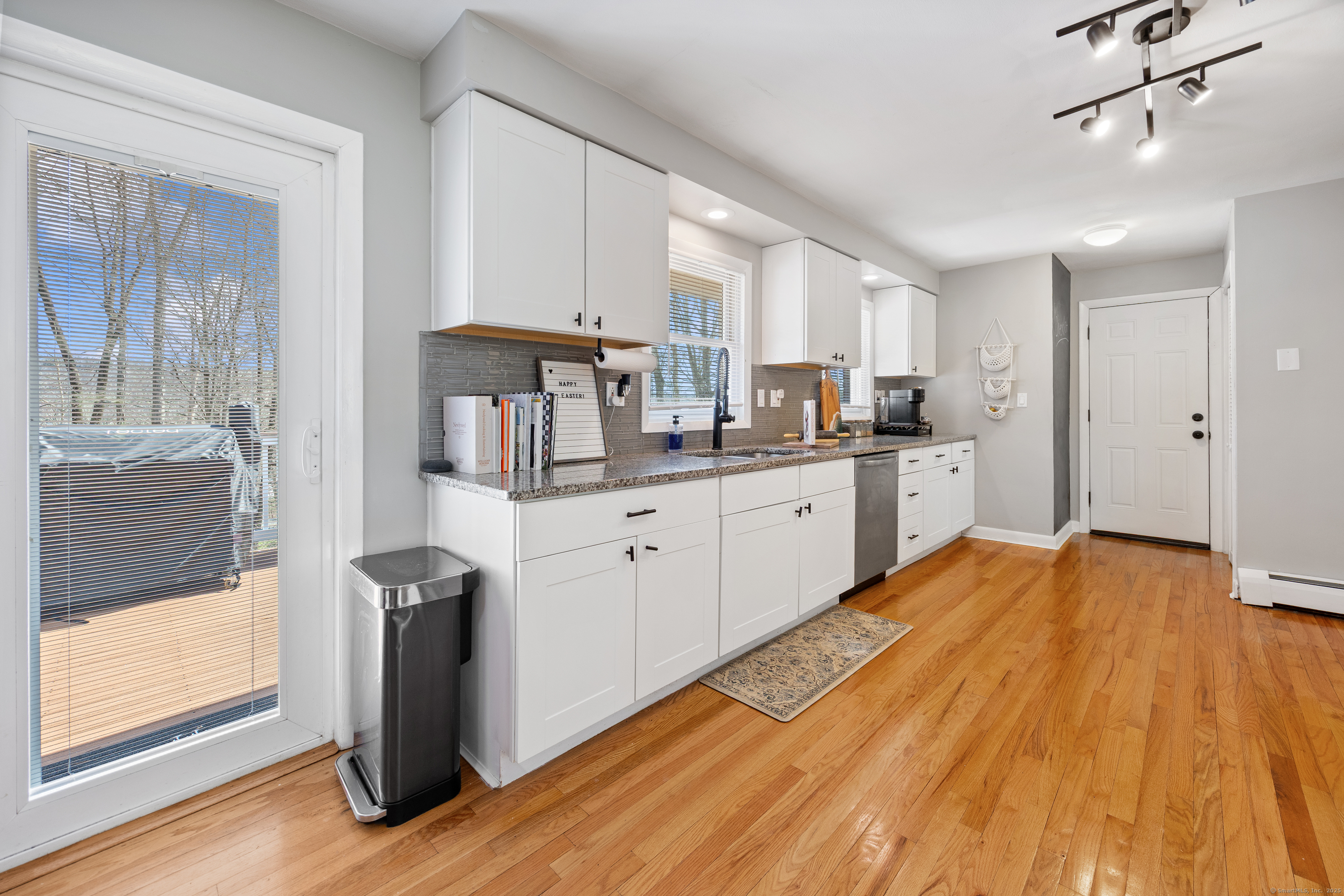 19 Mountain View Terrace, North Branford, Connecticut image 8