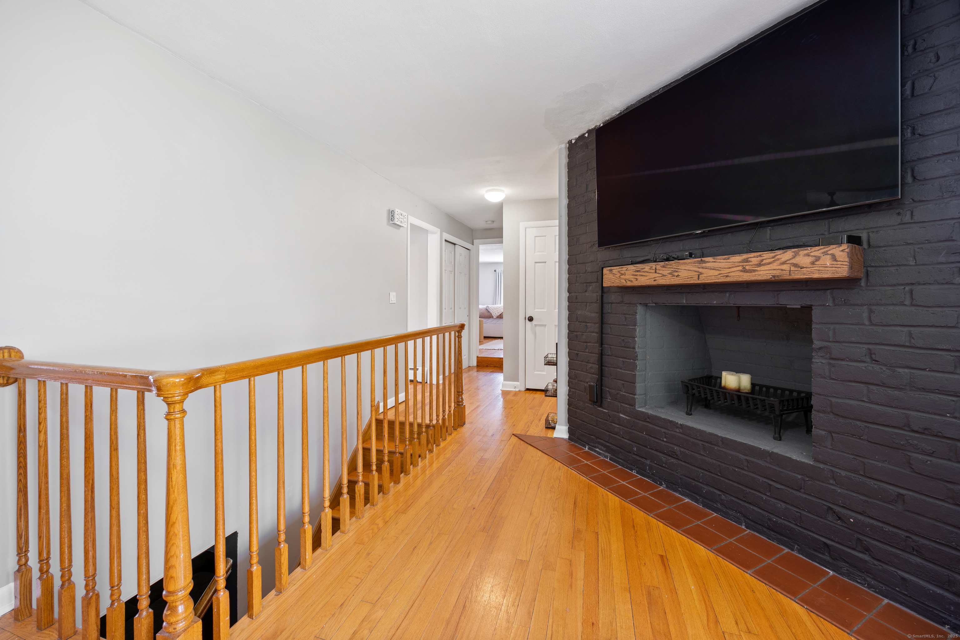 19 Mountain View Terrace, North Branford, Connecticut image 6