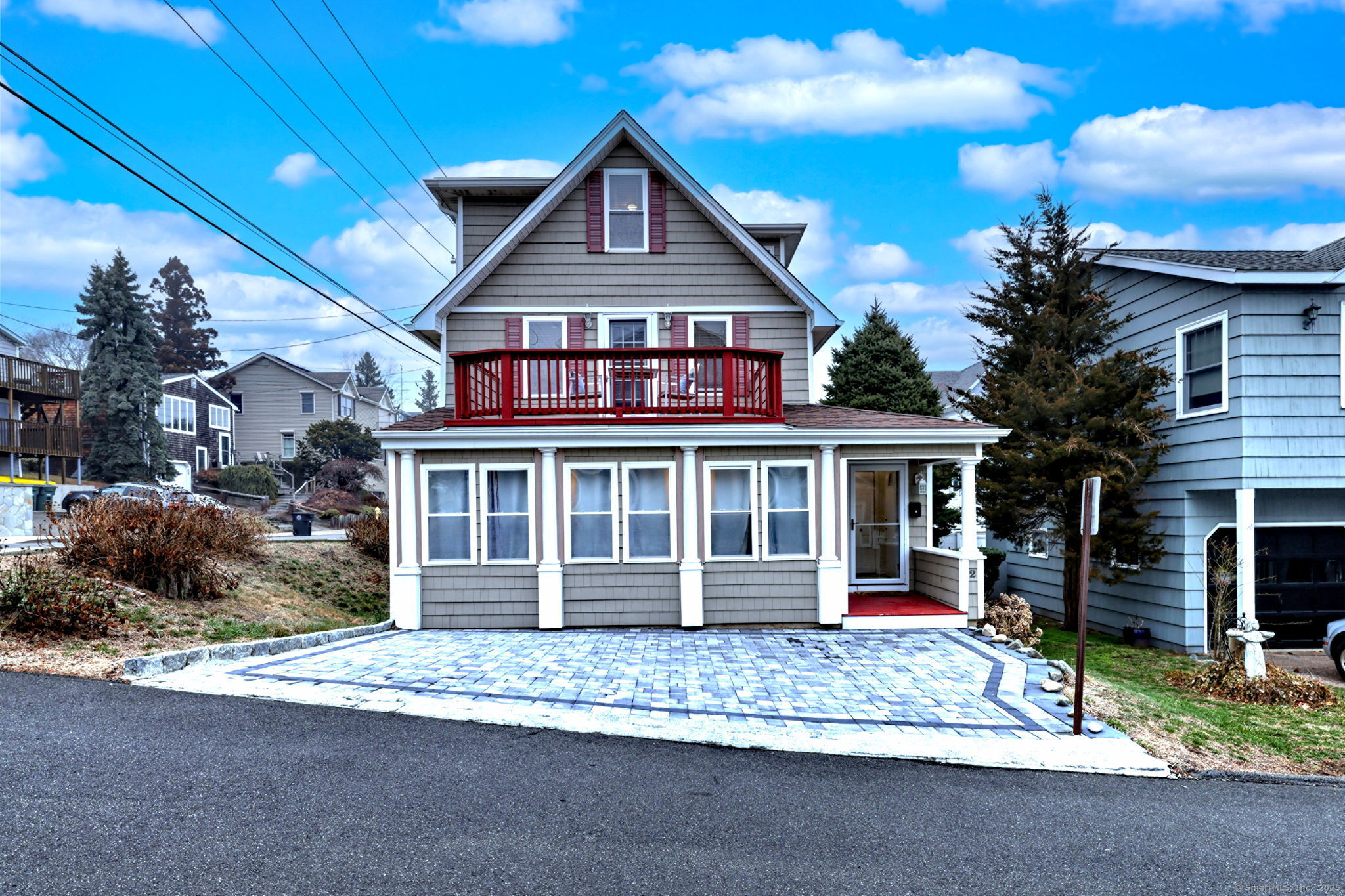 Paris Street, Milford, Connecticut - 3 Bedrooms  
3 Bathrooms  
8 Rooms - 