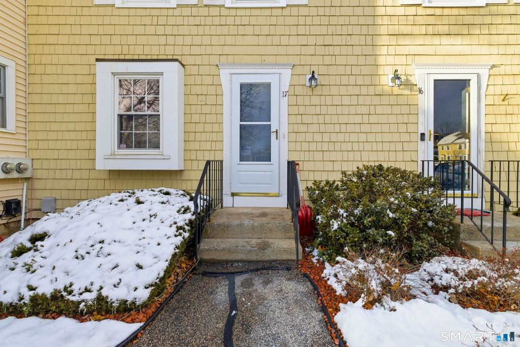 Photo of 17 Hubbard Run Drive #17, Glastonbury, CT 06033 (MLS # 24148748)