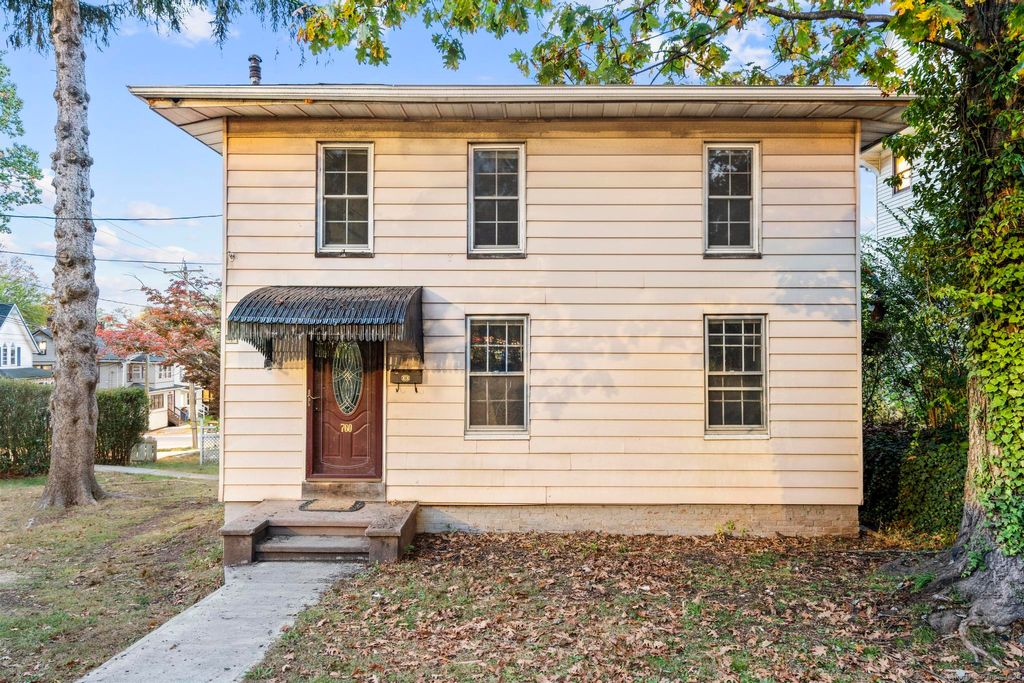 Photo of 760 Broad Street, Meriden, CT 06450 (MLS # 24129999)