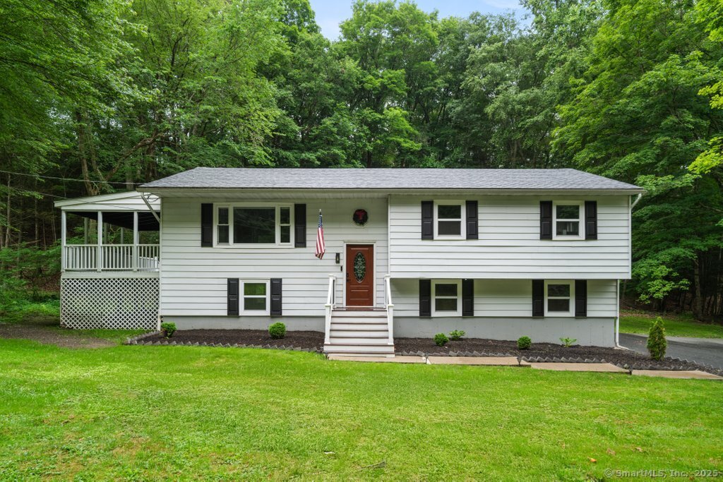 17 Valley Field Road South