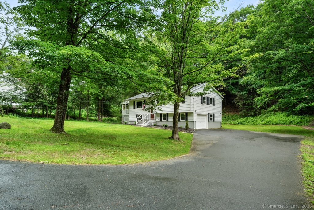 17 Valley Field Road South