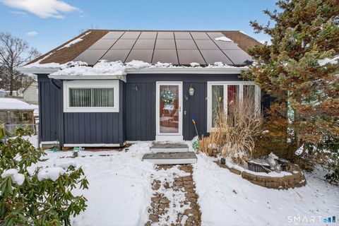 Photo of 18 Cadbury Place, Naugatuck, CT 06770 (MLS # 24150703)