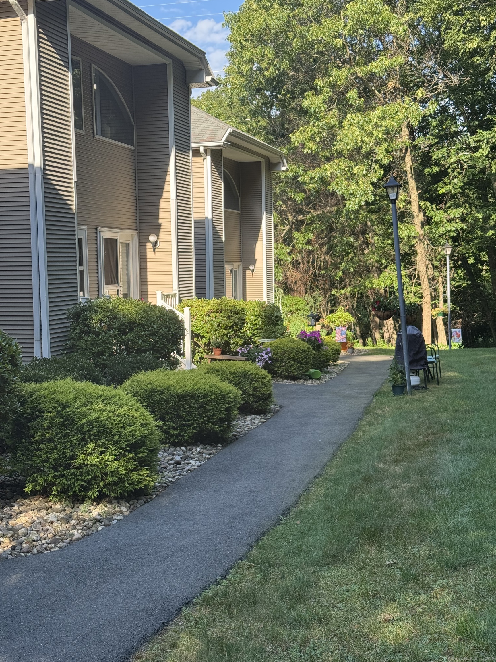 80 Country Lane APT 24