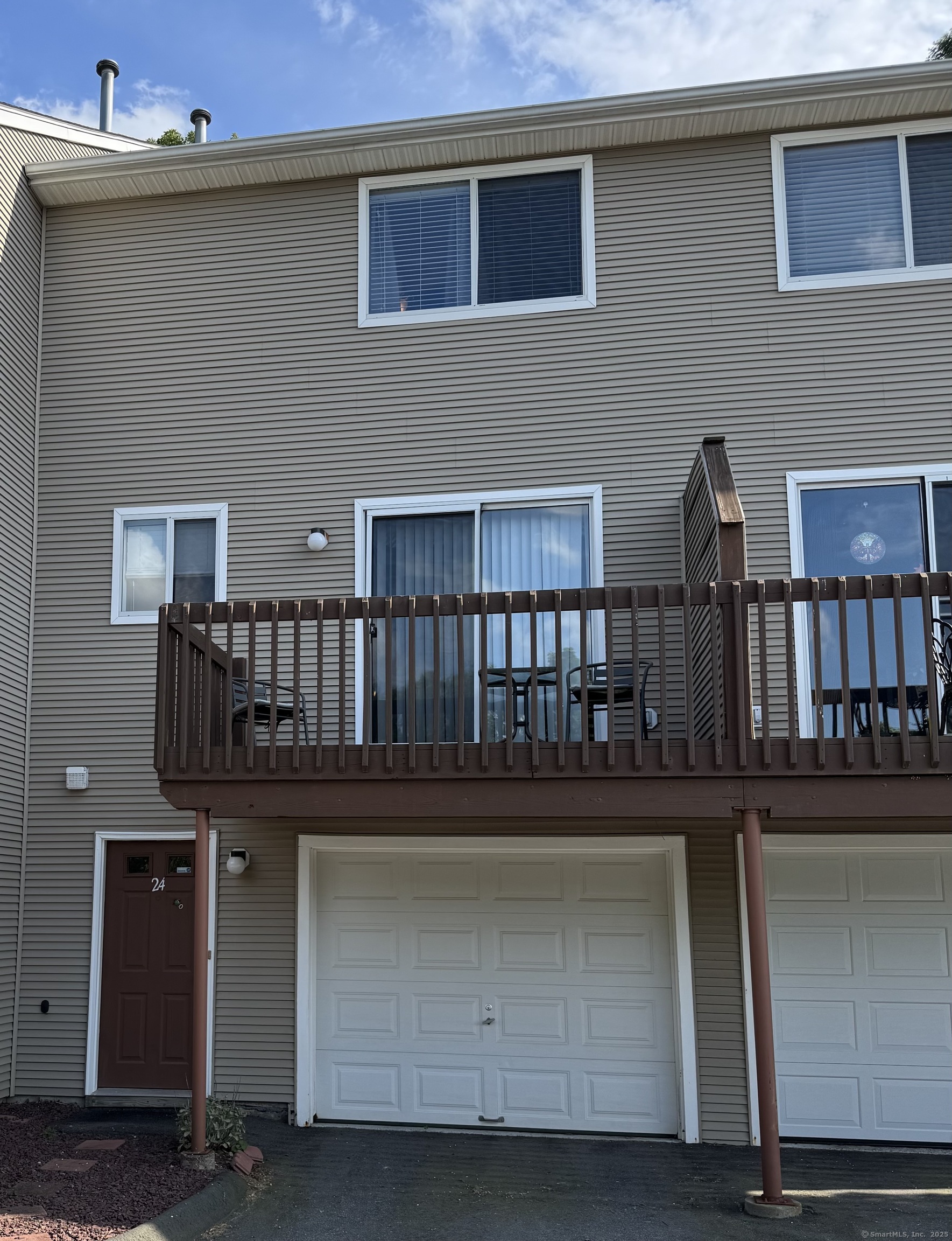 80 Country Lane APT 24