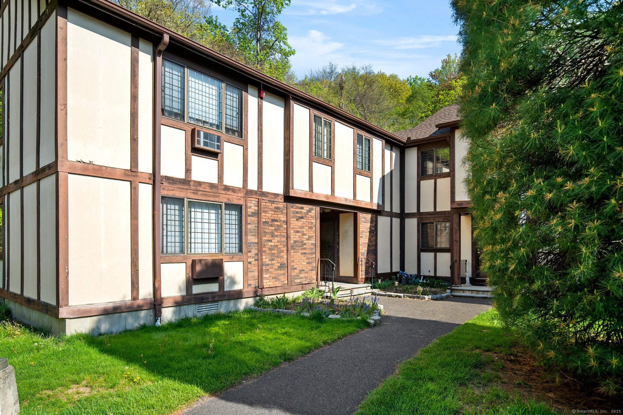 413 Swanson Crescent #413, Milford, Connecticut image 2