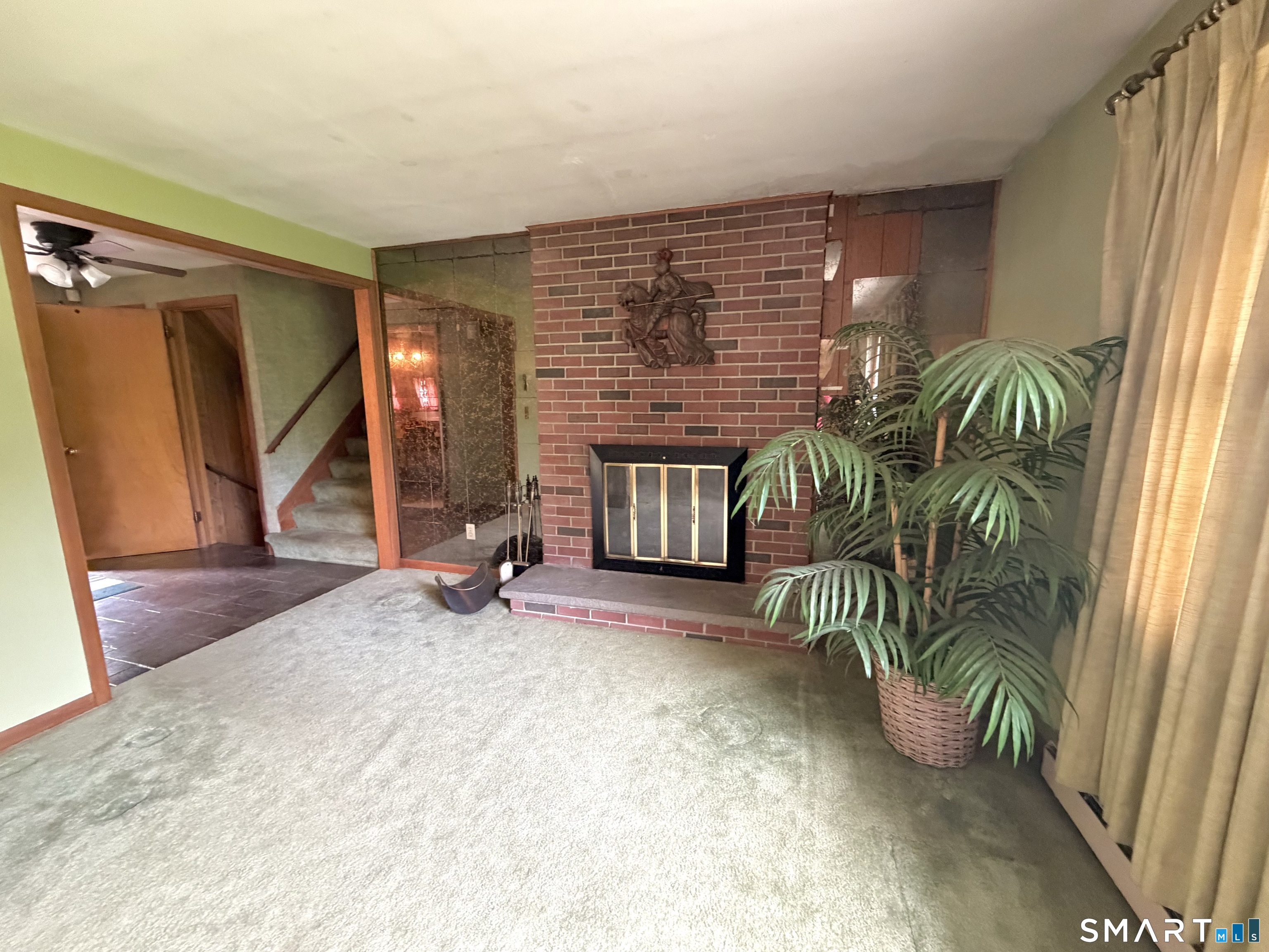 401 Round Hill Road