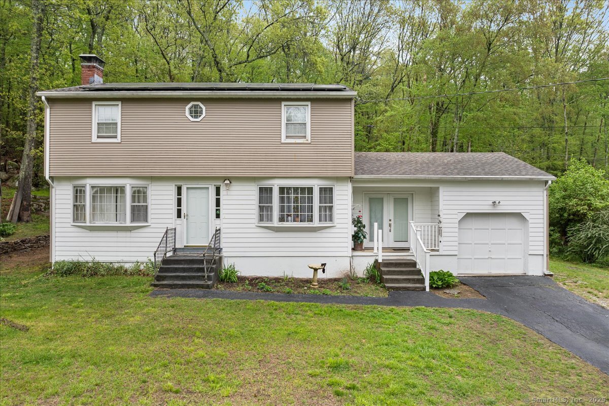 Property for Sale at Lincoln Drive, Ledyard, Connecticut - Bedrooms: 4 
Bathrooms: 2 
Rooms: 7  - $375,000