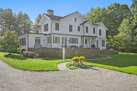 Tiny photo for 944 Pequot Avenue, Fairfield, CT 06890 (MLS # 24132810)