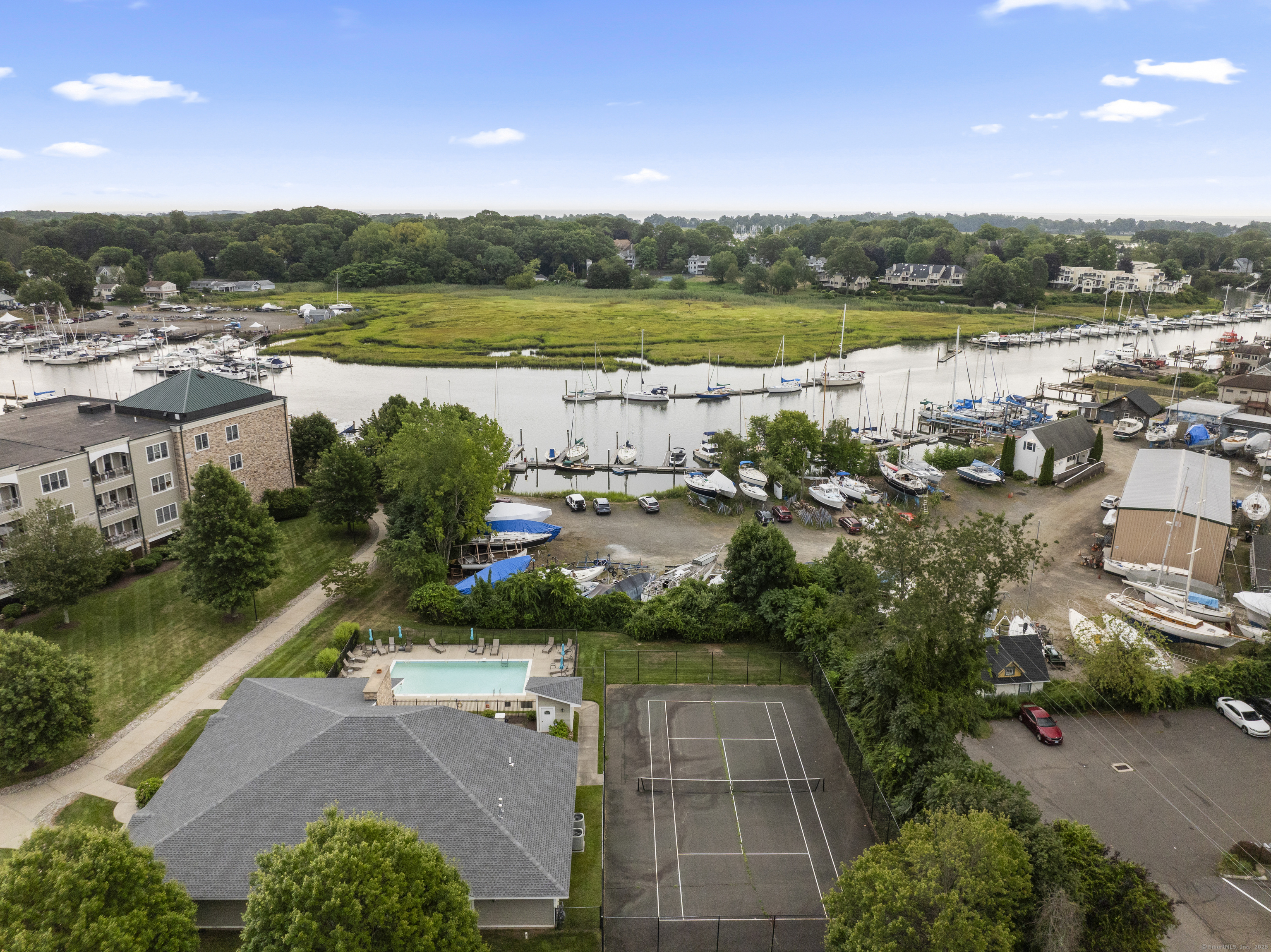 1 Indian Neck Avenue APT 6