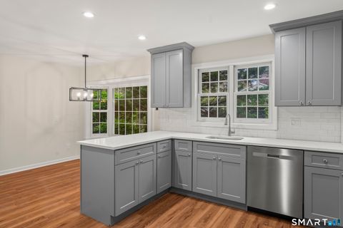 Tiny photo for 3845 Park Avenue #18, Fairfield, CT 06825 (MLS # 24170466)