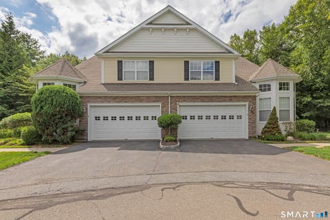 Tiny photo for 10 Dogwood Court #10, Middlebury, CT 06762 (MLS # 24201596)