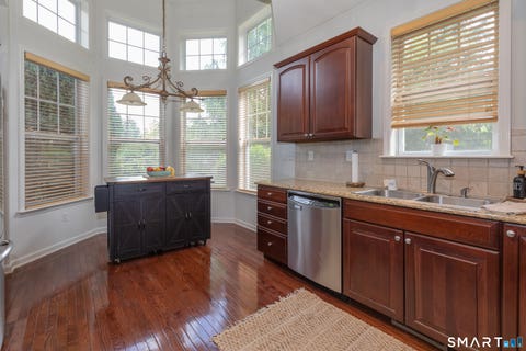 Tiny photo for 10 Dogwood Court #10, Middlebury, CT 06762 (MLS # 24201596)