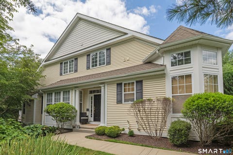 Photo of 10 Dogwood Court #10, Middlebury, CT 06762 (MLS # 24201596)