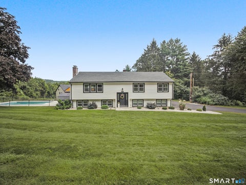 Homes For Sale - 723 Totoket Road<br/> New Haven County, North Branford, CT 06472