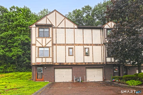 Condo For Sale - 204 New Haven Avenue #4A<br/> New Haven County, Derby, CT 06418