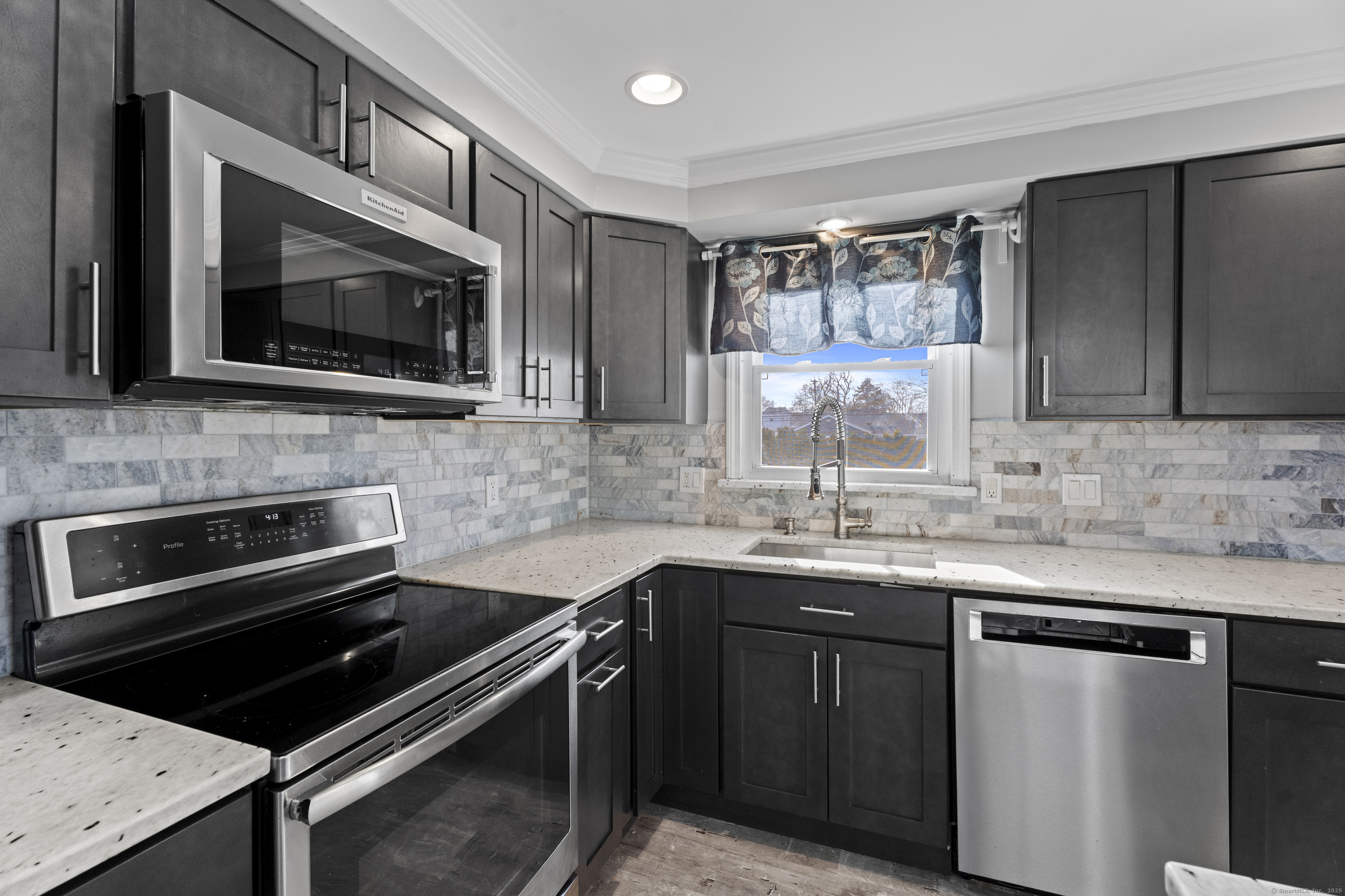 36 Salerno Avenue, East Haven, Connecticut image 8