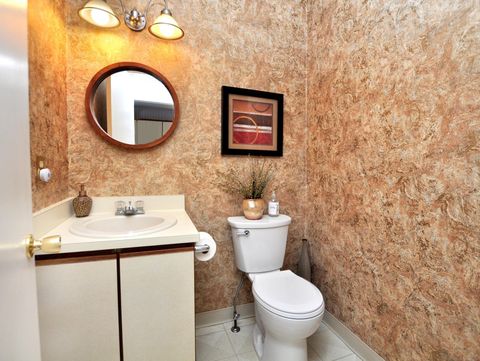 Tiny photo for 81 Silo Way #81, Bloomfield, CT 06002 (MLS # 24133929)