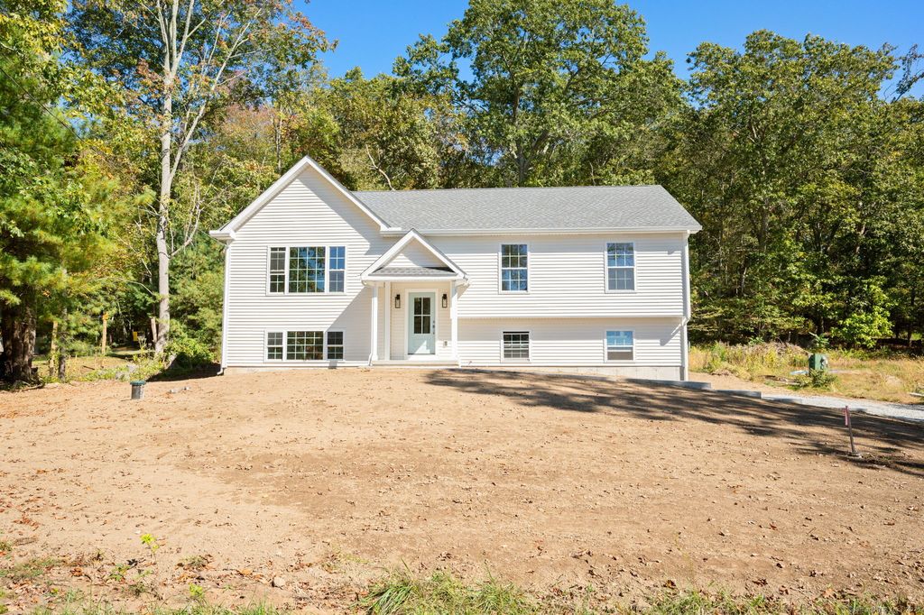 Photo of 184 Kitemaug Road, Montville, CT 06382 (MLS # 24132540)