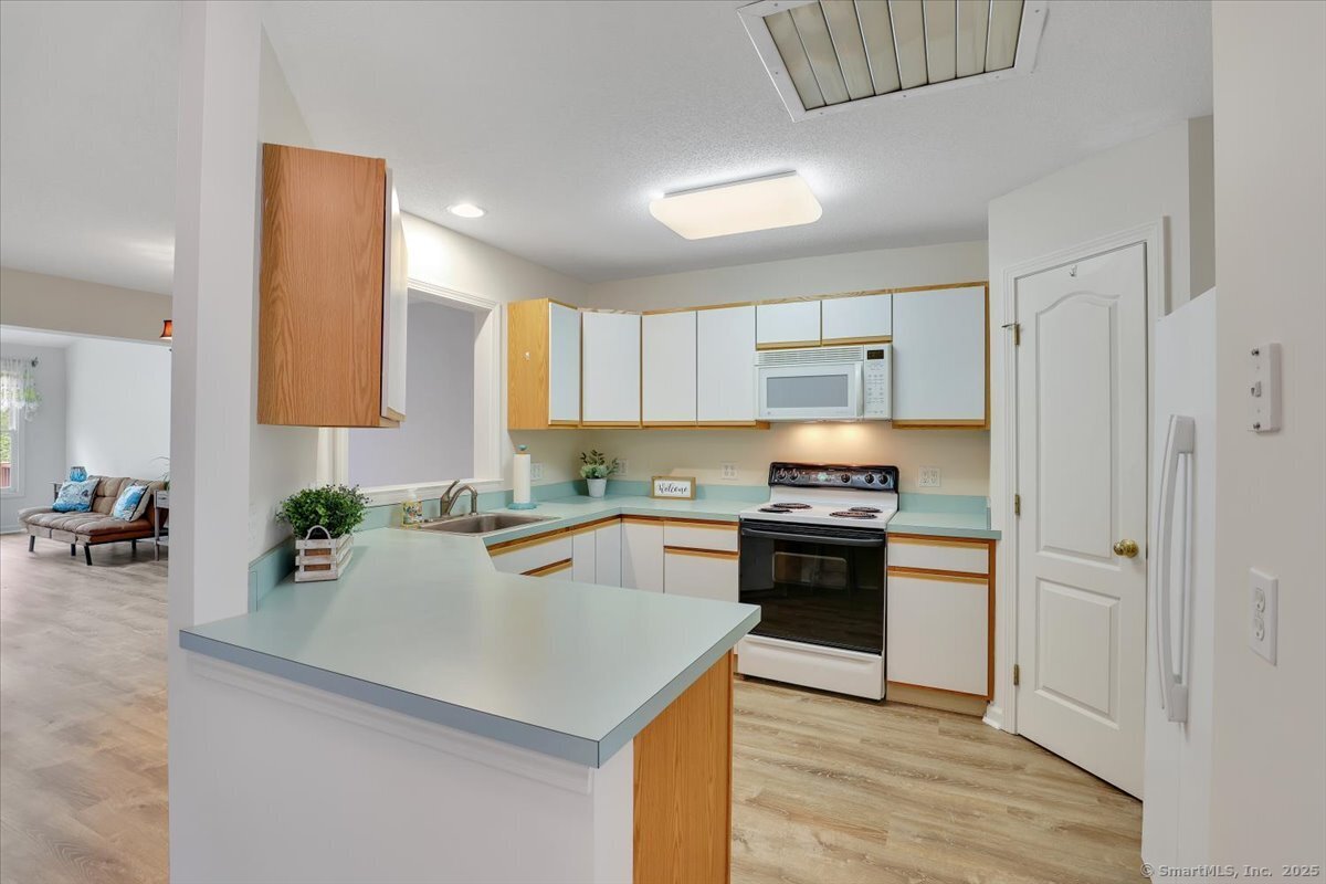 922 Sweetheart Path #922, Southington, Connecticut image 8