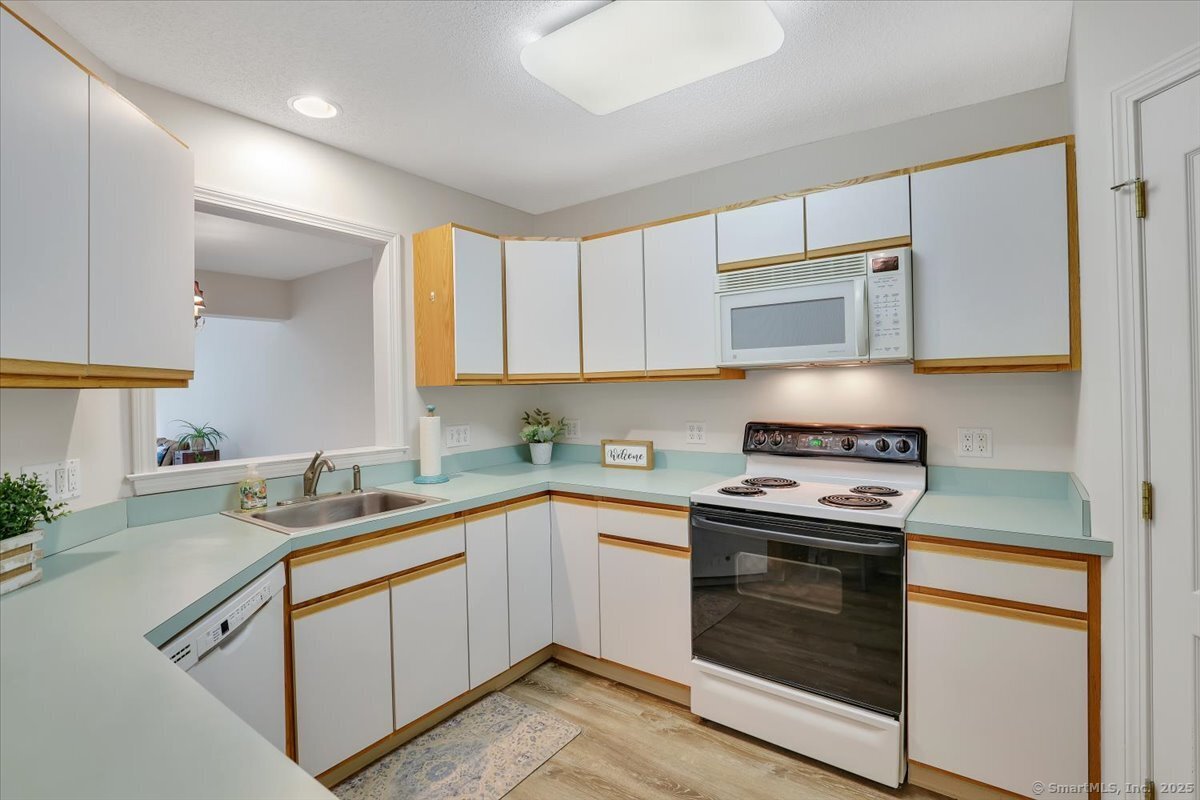 922 Sweetheart Path #922, Southington, Connecticut image 9