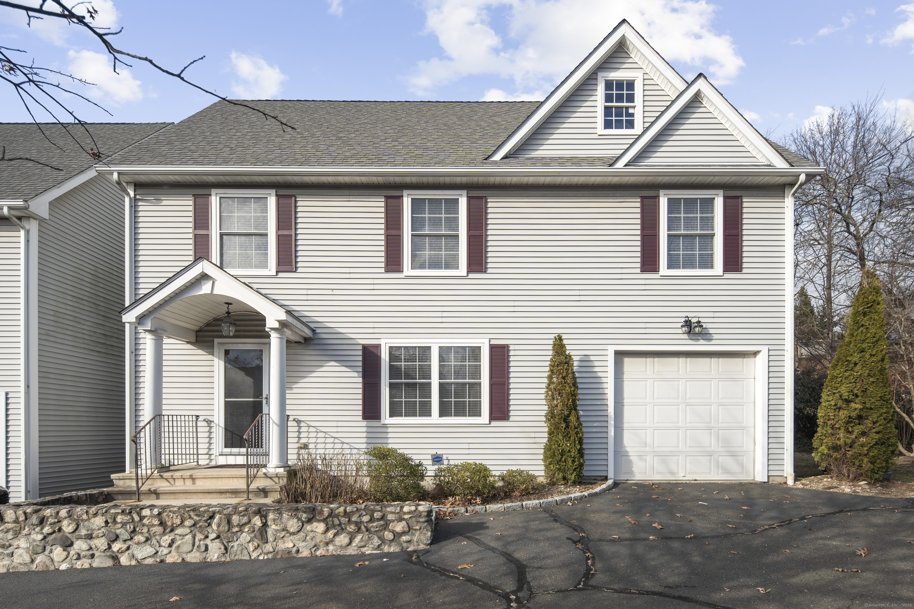 Property for Sale at Columbus Place C, Stamford, Connecticut - Bedrooms: 4 
Bathrooms: 3 
Rooms: 7  - $675,000