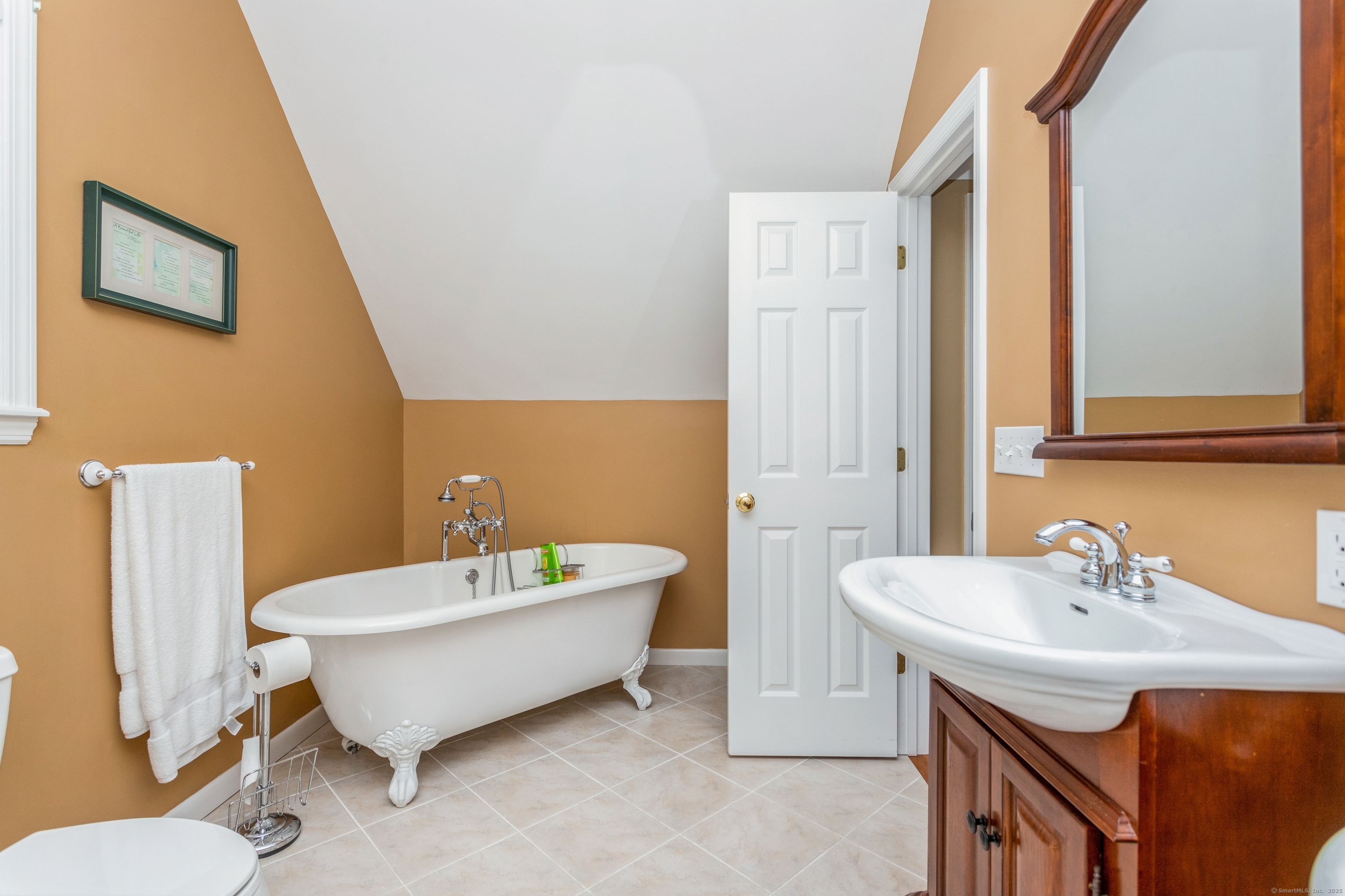 4 Wood Street, Danbury, Connecticut image 25