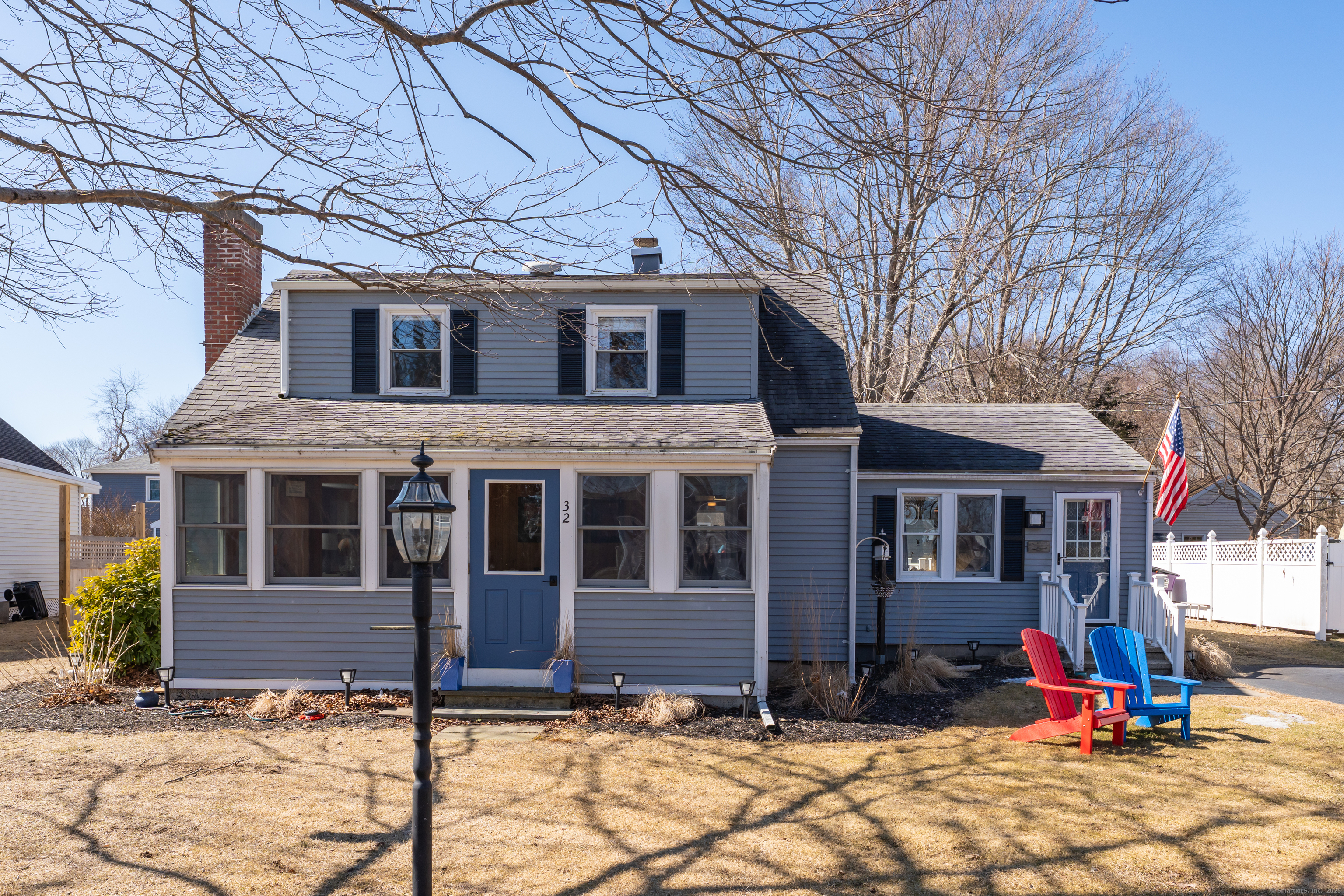 Bassett Lane, Madison, Connecticut - 4 Bedrooms  
2 Bathrooms  
7 Rooms - 