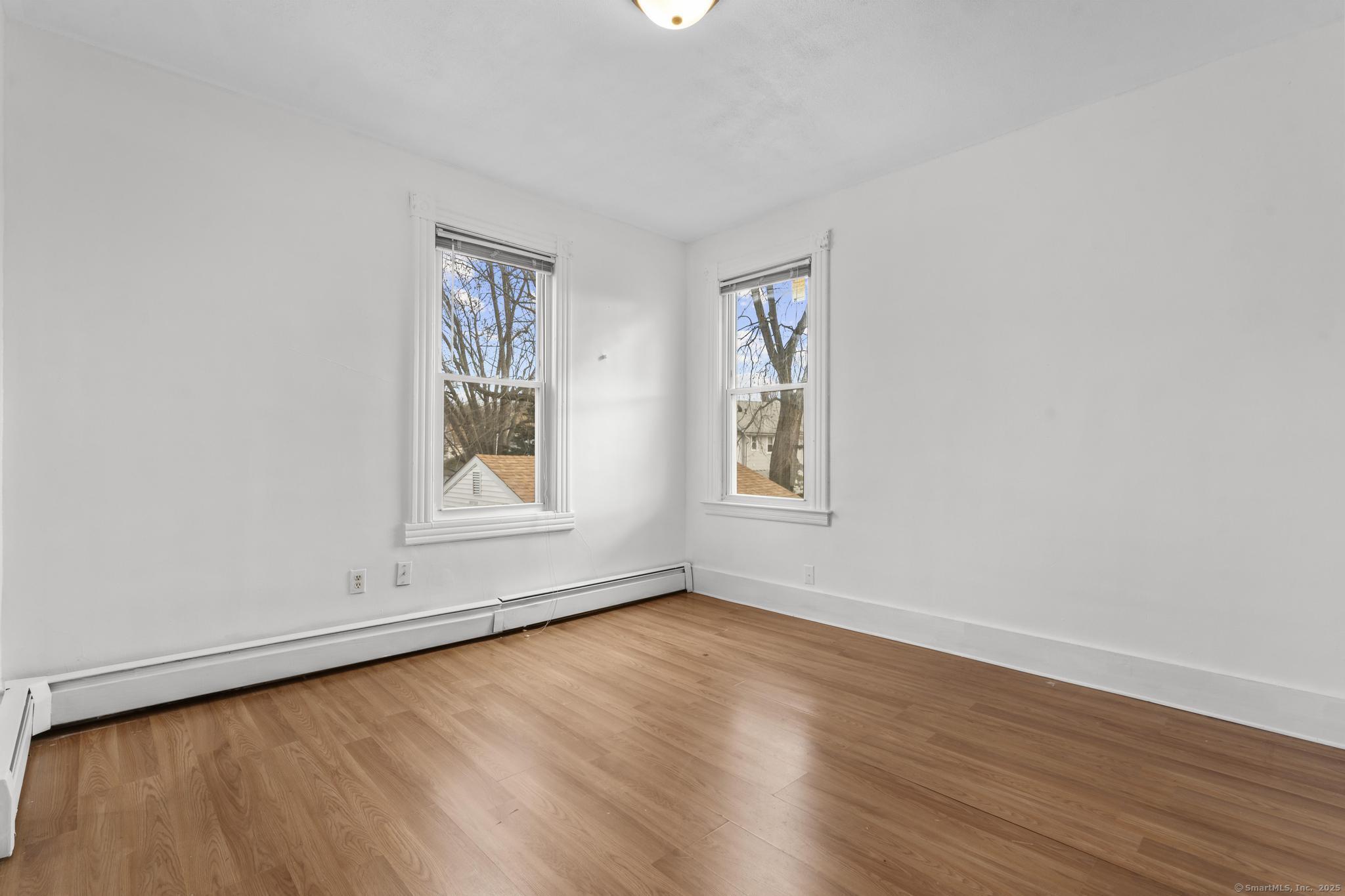 Hartford, Connecticut 06106, United States, 3 Bedrooms Bedrooms, ,1 BathroomBathrooms,Residential,Pending,18683