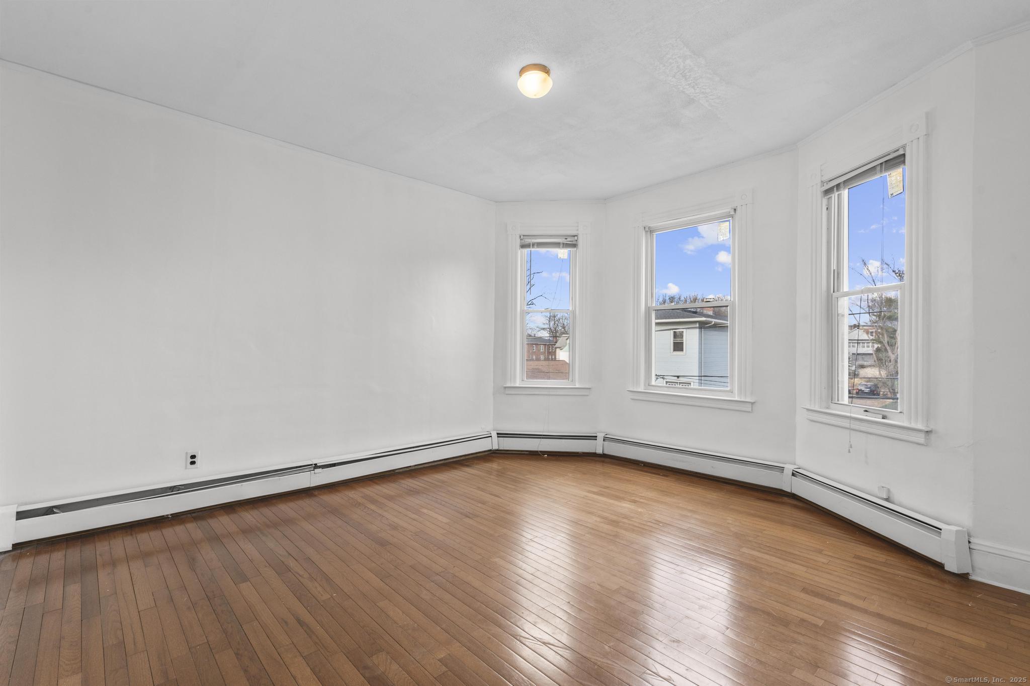 Hartford, Connecticut 06106, United States, 3 Bedrooms Bedrooms, ,1 BathroomBathrooms,Residential,Pending,18683