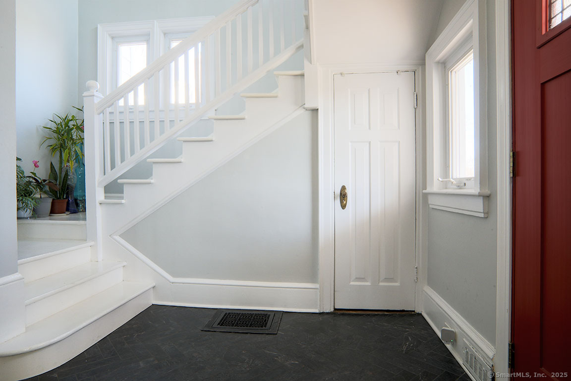 2 Colonial Place, Norwalk, Connecticut image 18