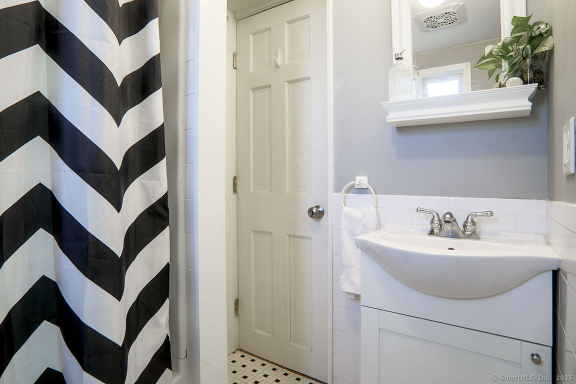 2 Colonial Place, Norwalk, Connecticut image 17
