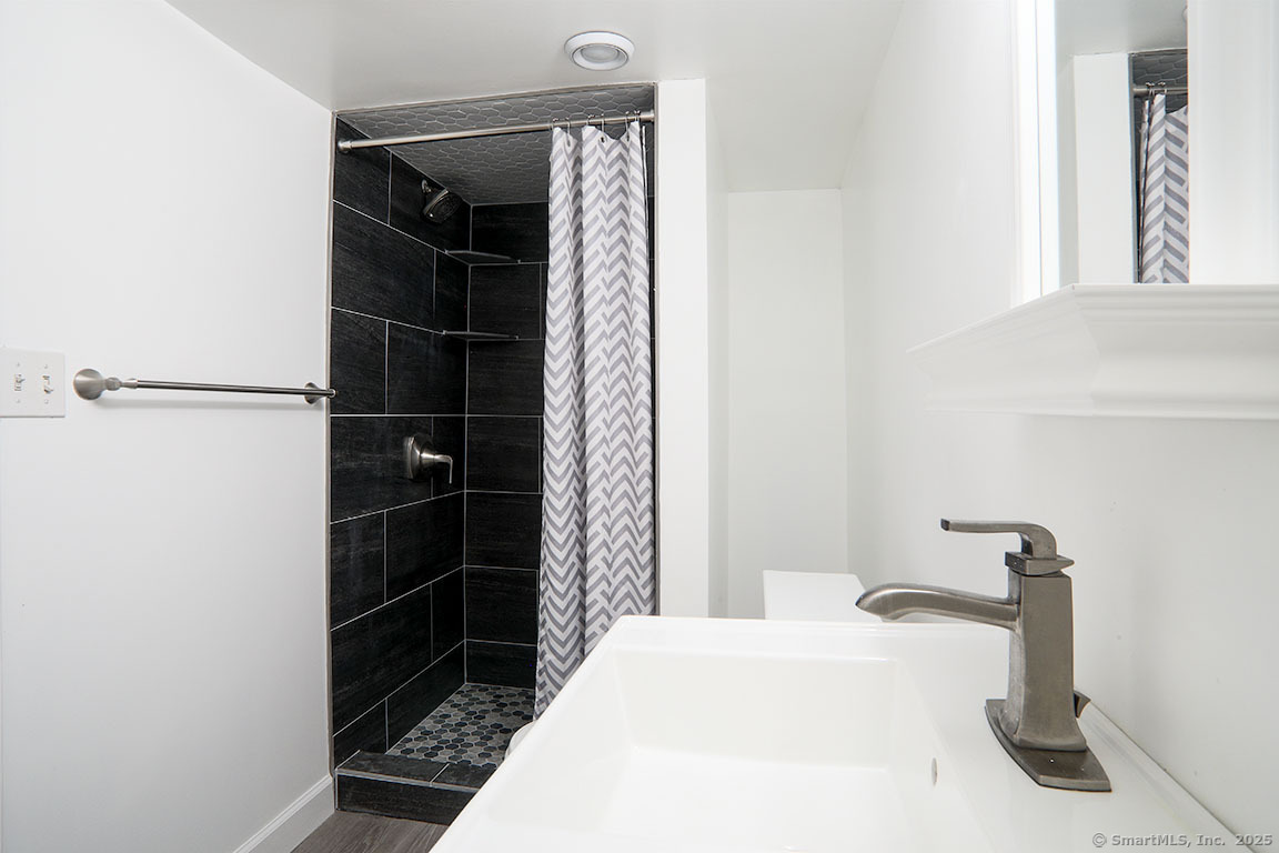 2 Colonial Place, Norwalk, Connecticut image 31