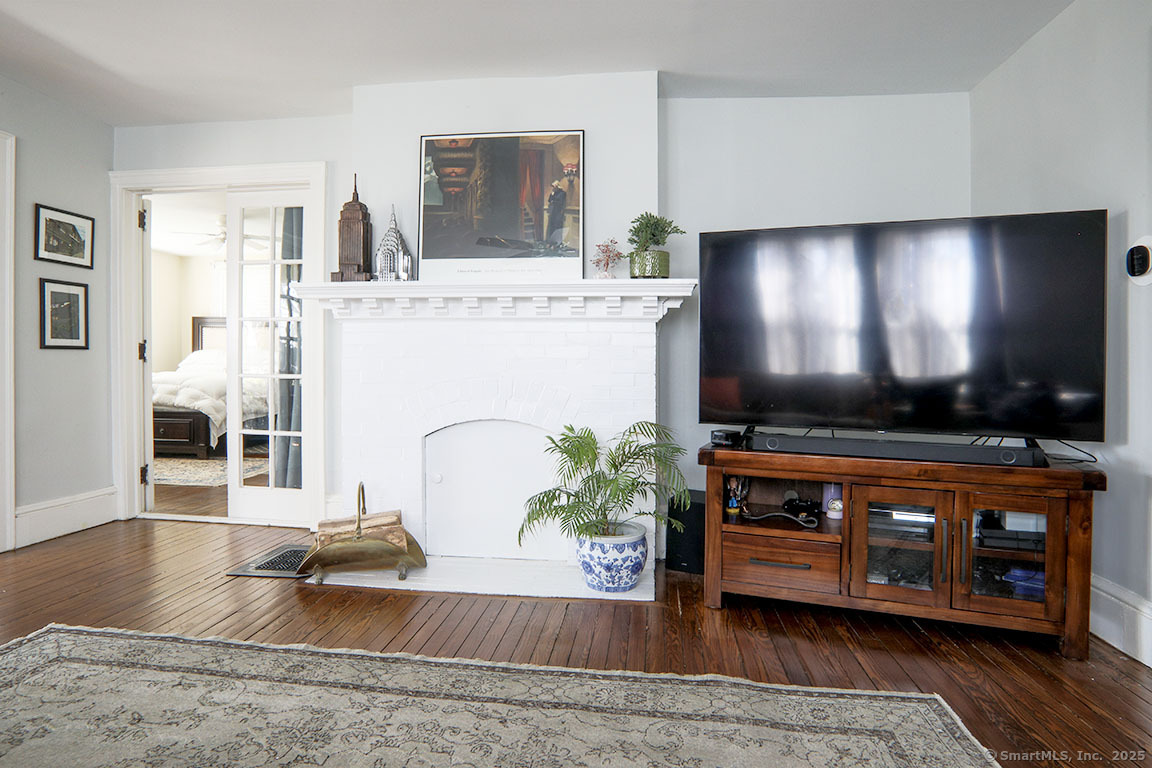 2 Colonial Place, Norwalk, Connecticut image 4