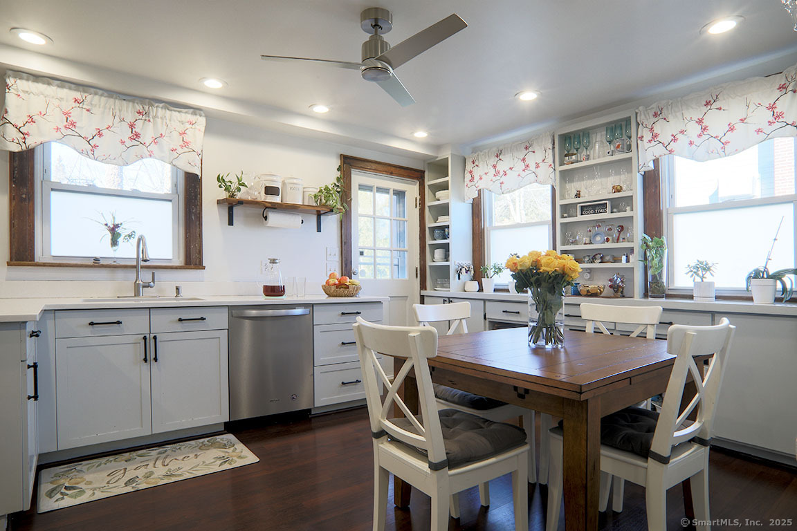 2 Colonial Place, Norwalk, Connecticut image 11
