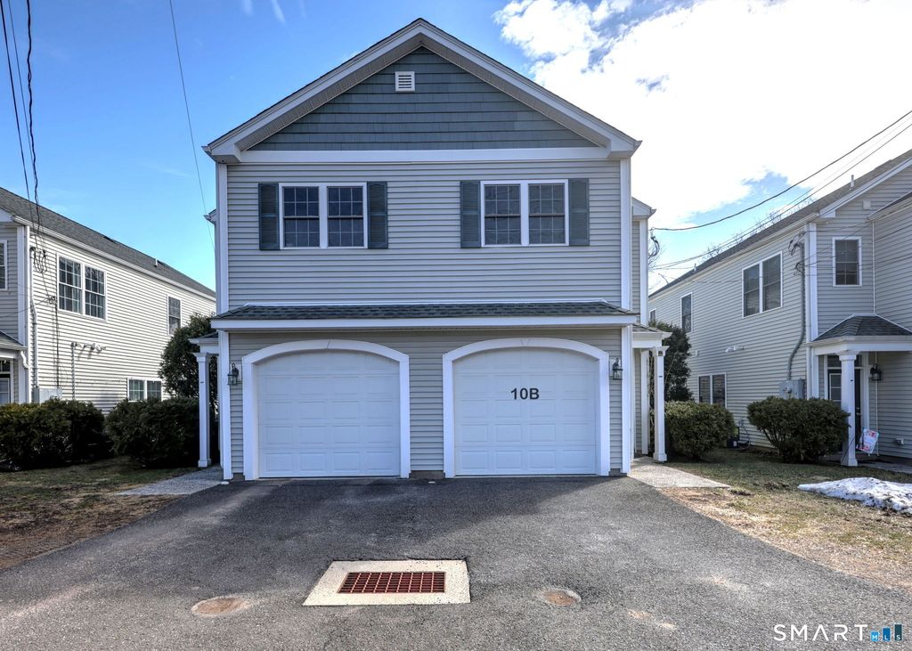 Photo of 10 Landin Street #B, Woodbridge, CT 06525 (MLS # 24160968)