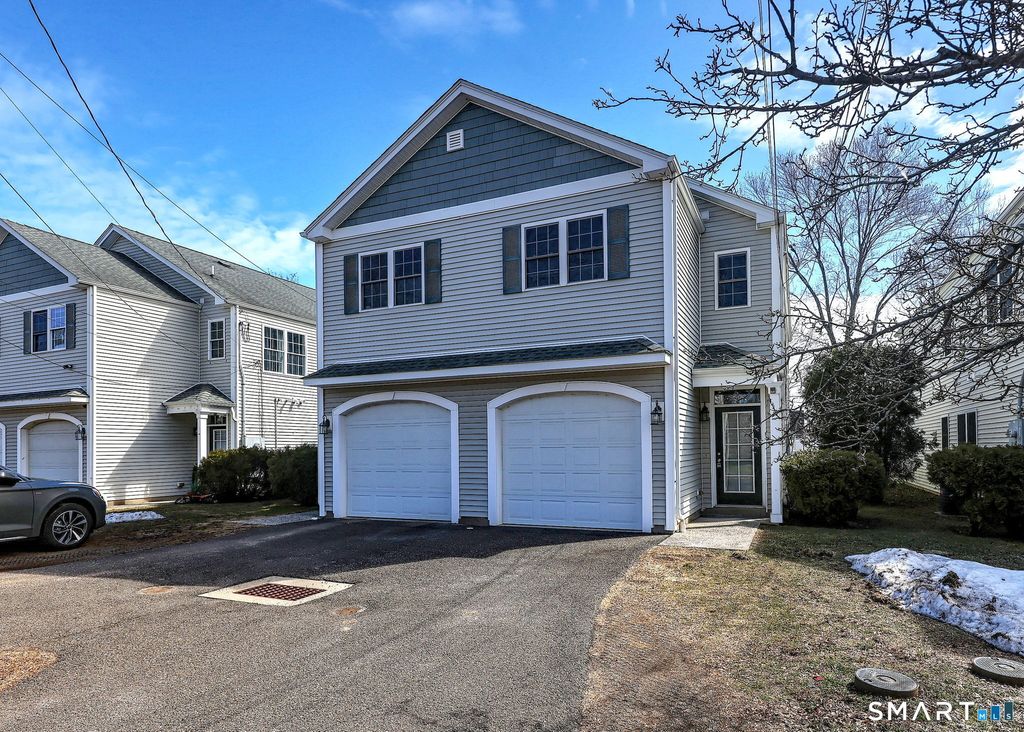 Photo of 10 Landin Street #B, Woodbridge, CT 06525 (MLS # 24160968)